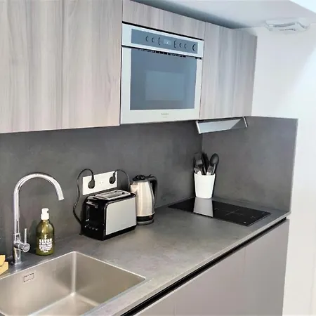Apartamento Delille Centre 14 *